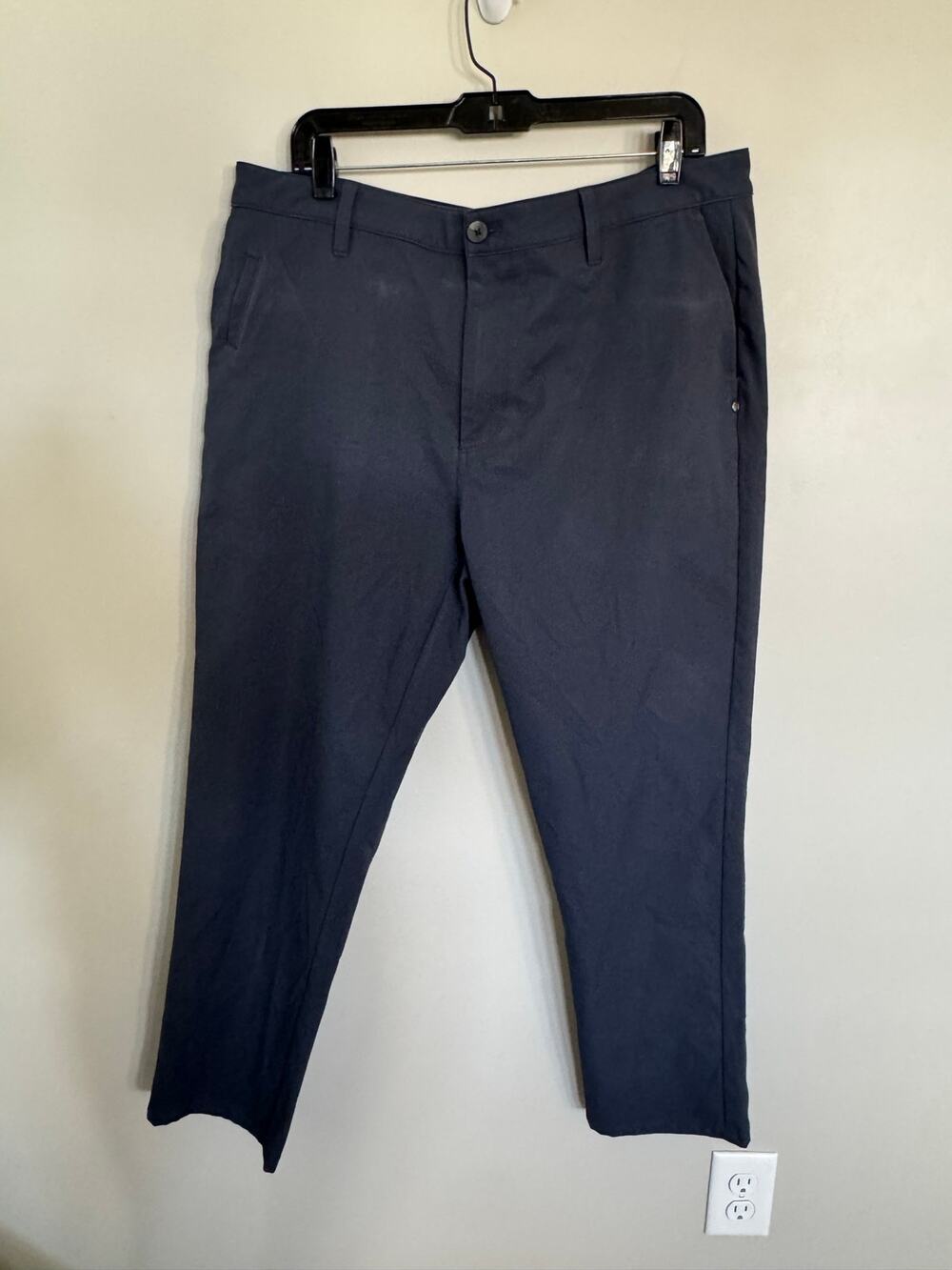 Men’s Vuori Meta Athletic Classic Fit Pants in Ink SZ 36